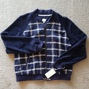 Zip up Jacket w/pockets